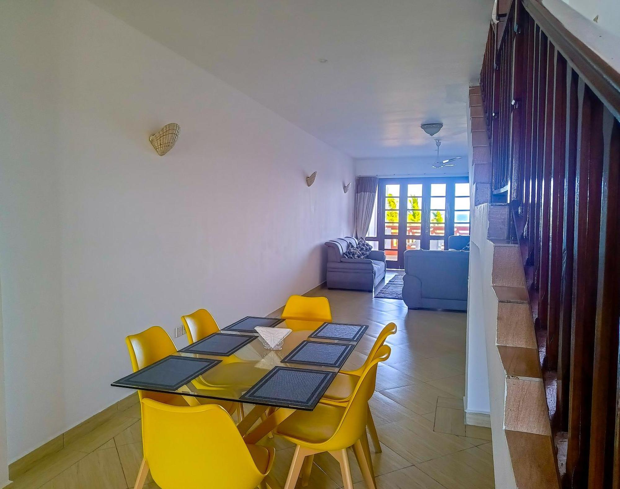 Ivory Beachfront Stays Mombasa Exterior foto